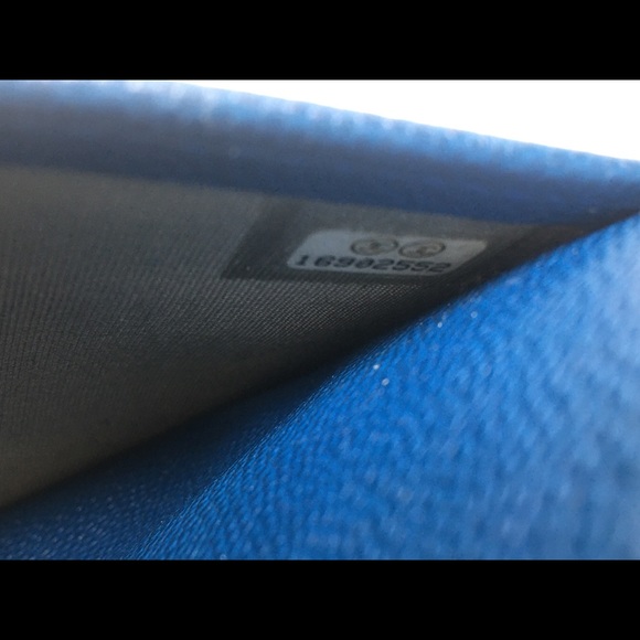 MORE PICTURES - Chanel Blue WOC - Picture 3 of 7